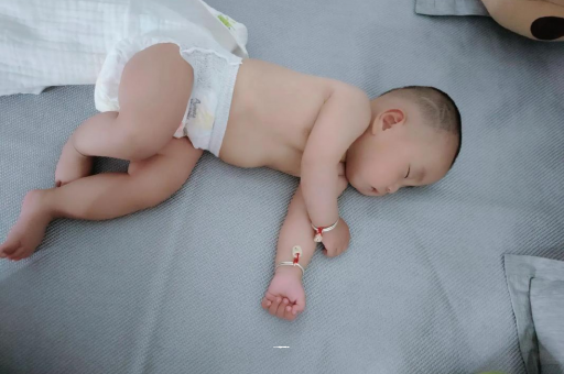 宁夏宝宝老打喷嚏怎么办